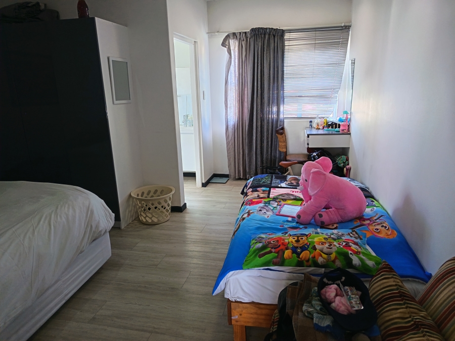 To Let 1 Bedroom Property for Rent in Villa Diamante Western Cape